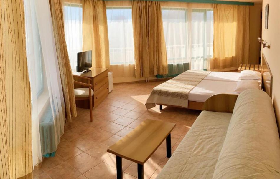 Hotel Arabella Beach Αλμπένα Εξωτερικό φωτογραφία