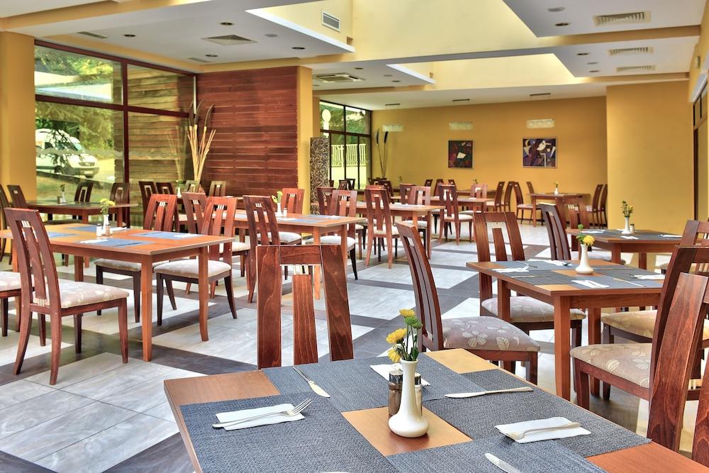 Hotel Arabella Beach Αλμπένα Εξωτερικό φωτογραφία